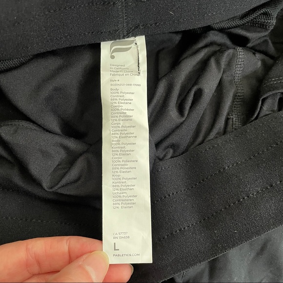 FABLETICS Hali run shorts 3.5” with liner Large - Picture 7 of 7